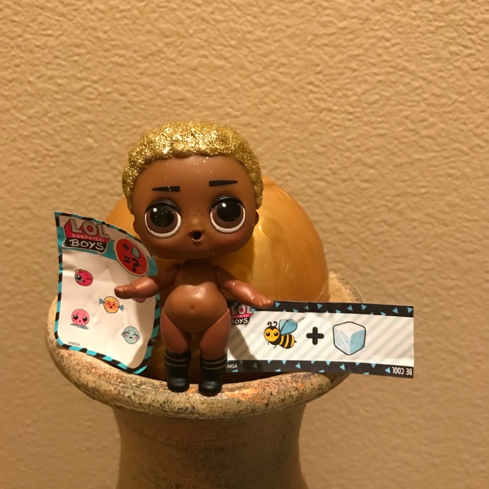 LOL Surprise Boys GOLD KING BEE Ball